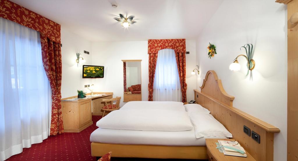Hotel Garni Laura Arabba Habitación foto
